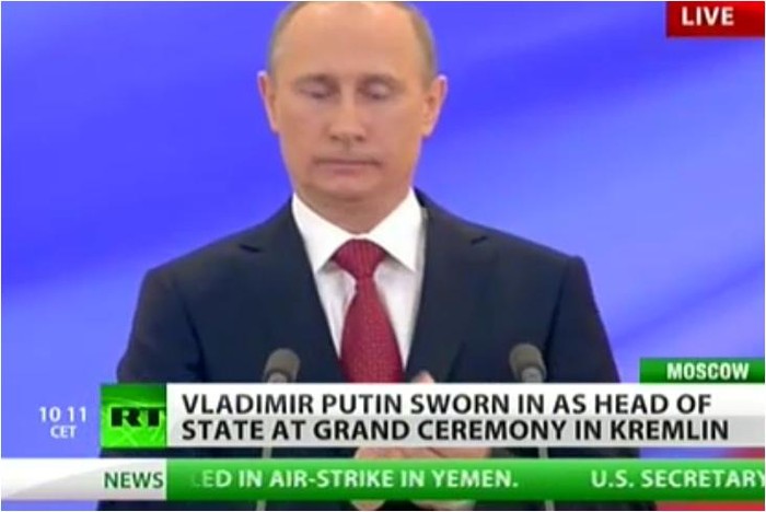Sau bài hát quốc ca, ông Putin đang có bài phát biểu trước hàng trăm quan khách, người thân, bạn bè